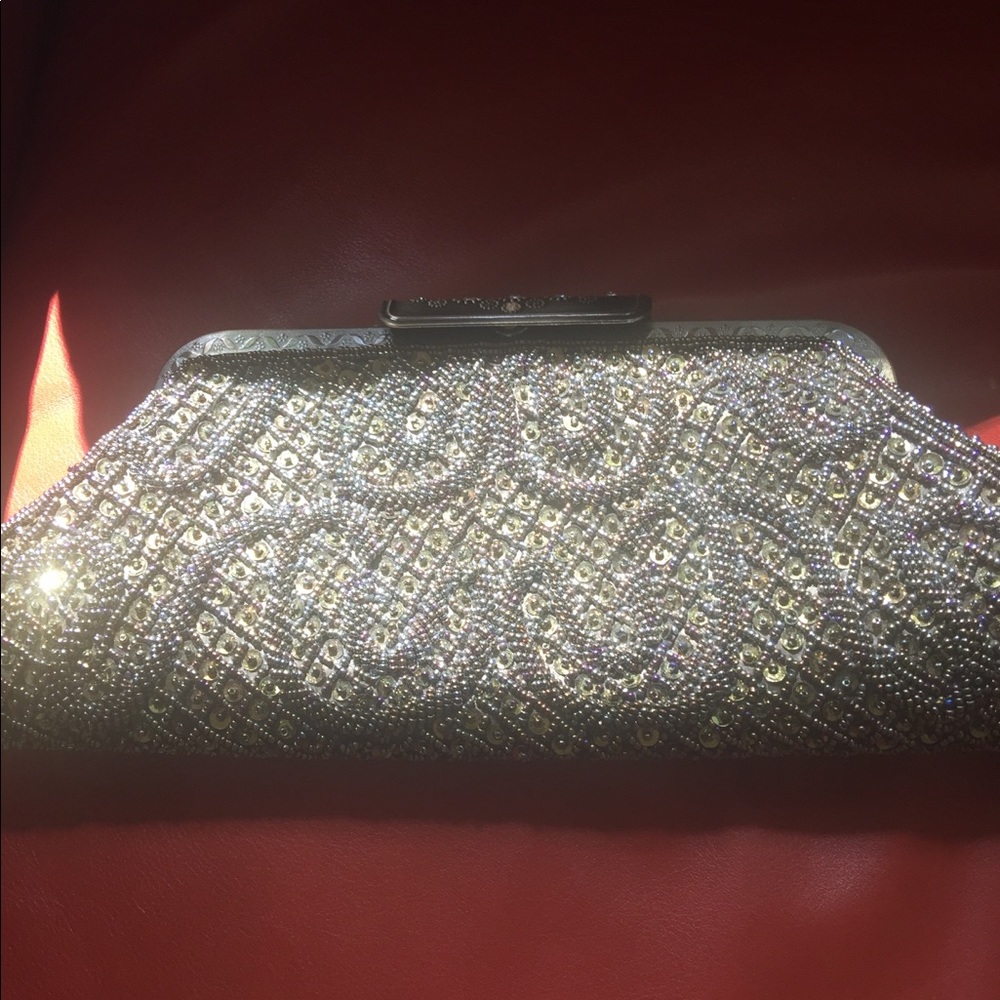 Beaded clutch